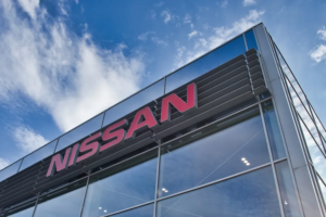 Nissan: 9.000 posti di lavoro a rischio e riduce la produzione